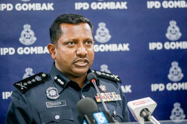 Selangor cops looking for two foreign tenants after finding corpse in water tank at Klang house