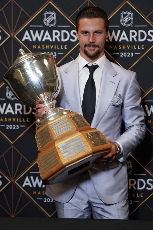 San Jose Sharks hockey player Erik Karlsson poses after winning the Norris Trophy at the NHL Awards, Monday, June 26, 2023, in Nashville, Tenn. (AP Photo/George Walker IV)